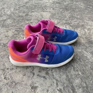 Under Amour Sneaker - Youth Size 3
